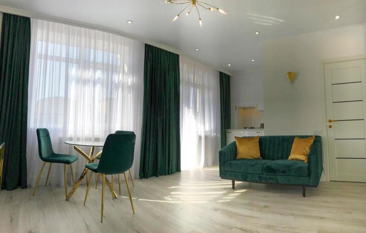 Luxury Emerald Apartments Irpin Εξωτερικό φωτογραφία