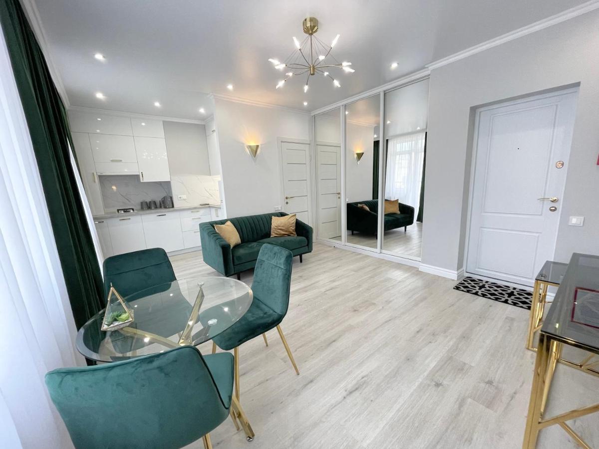 Luxury Emerald Apartments Irpin Εξωτερικό φωτογραφία